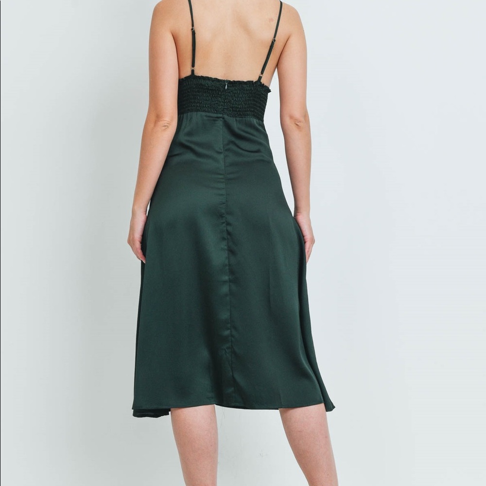 SALE ✨Hunter Green Midi Dress✨ - Picture 3 of 4
